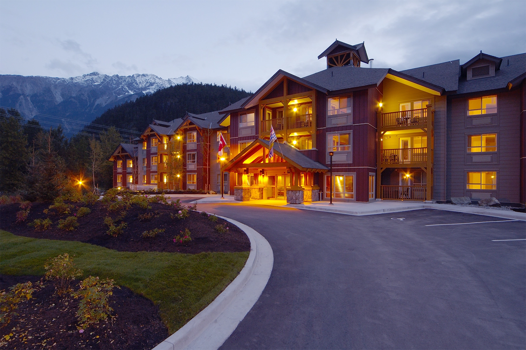 Pemberton Valley Lodge Evening Exterior